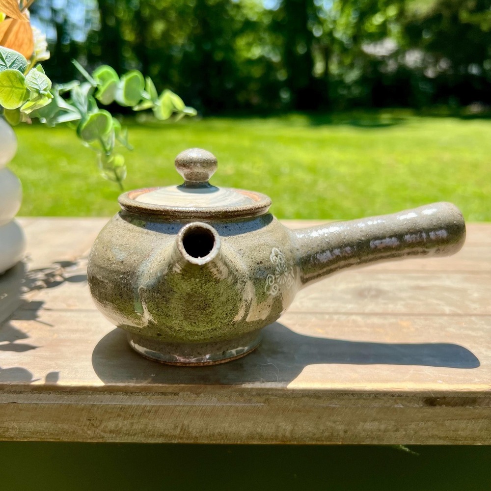 Vintage Pottery Japanese Small TeaPot - Picture 3 of 9